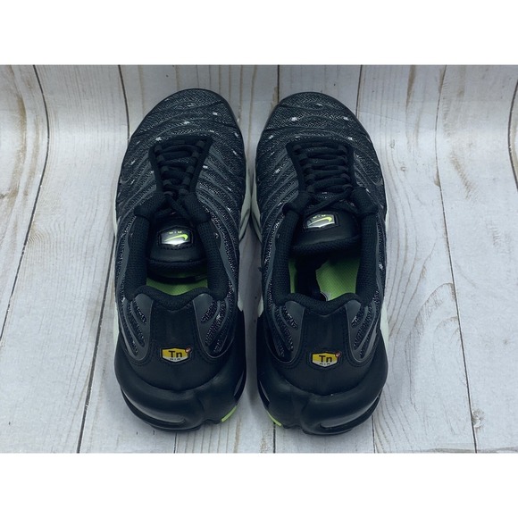 Nike Air Max Plus SE Black Chrome Size 7 DM7570‑001 main image 4
